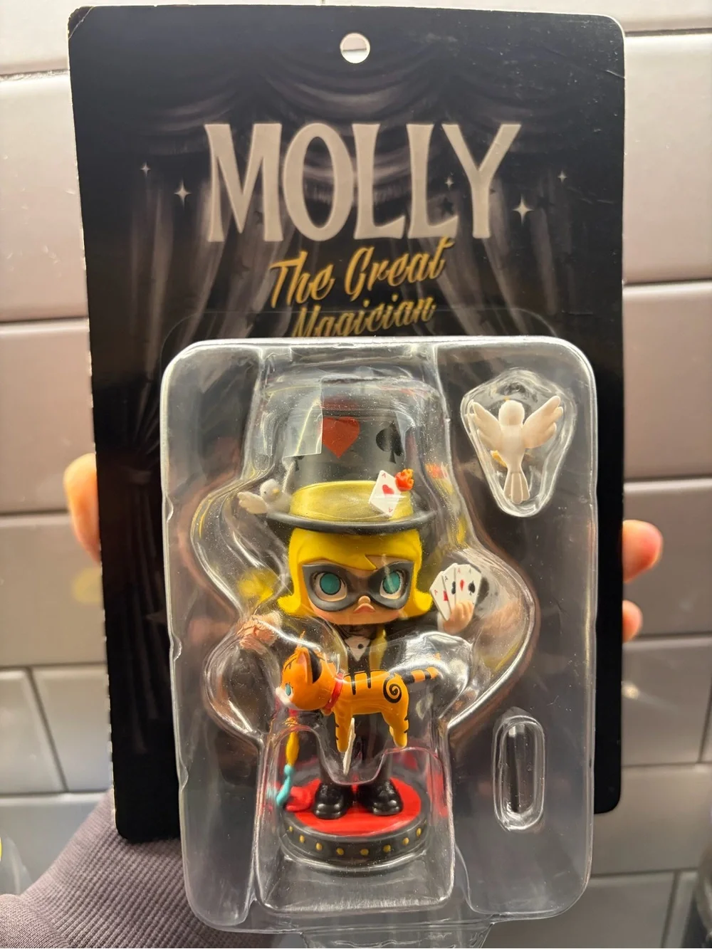 Molly The Great Magician hang card